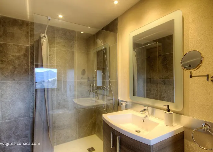 Castellu D'orezza 3* Carcheto